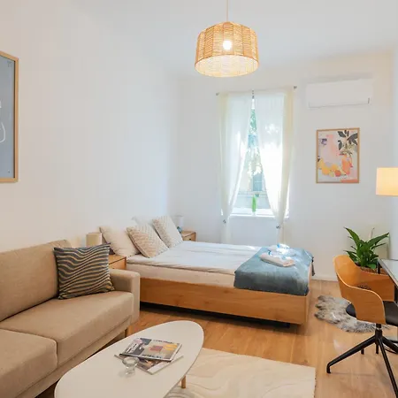 Business And Pleasure With Air Condition Apartment
