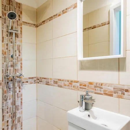 Business And Pleasure With Air Condition *