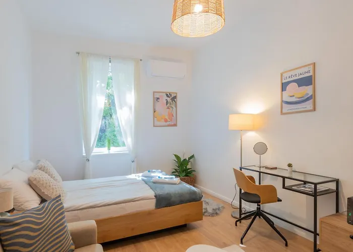 Business And Pleasure With Air Condition Apartament Budapesta