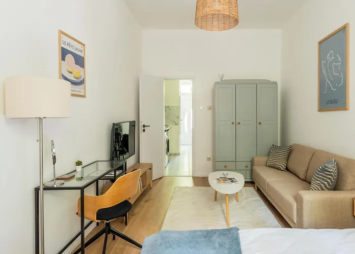 Business And Pleasure With Air Condition