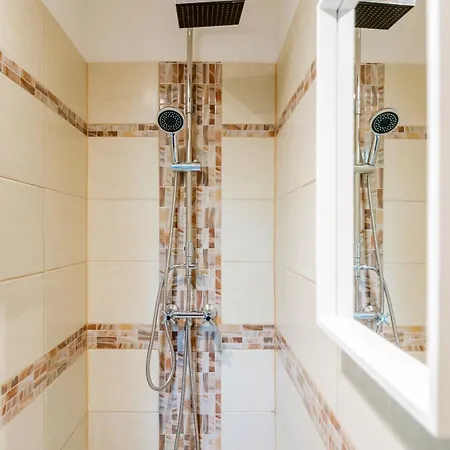 Business And Pleasure With Air Condition Lejlighed Budapest